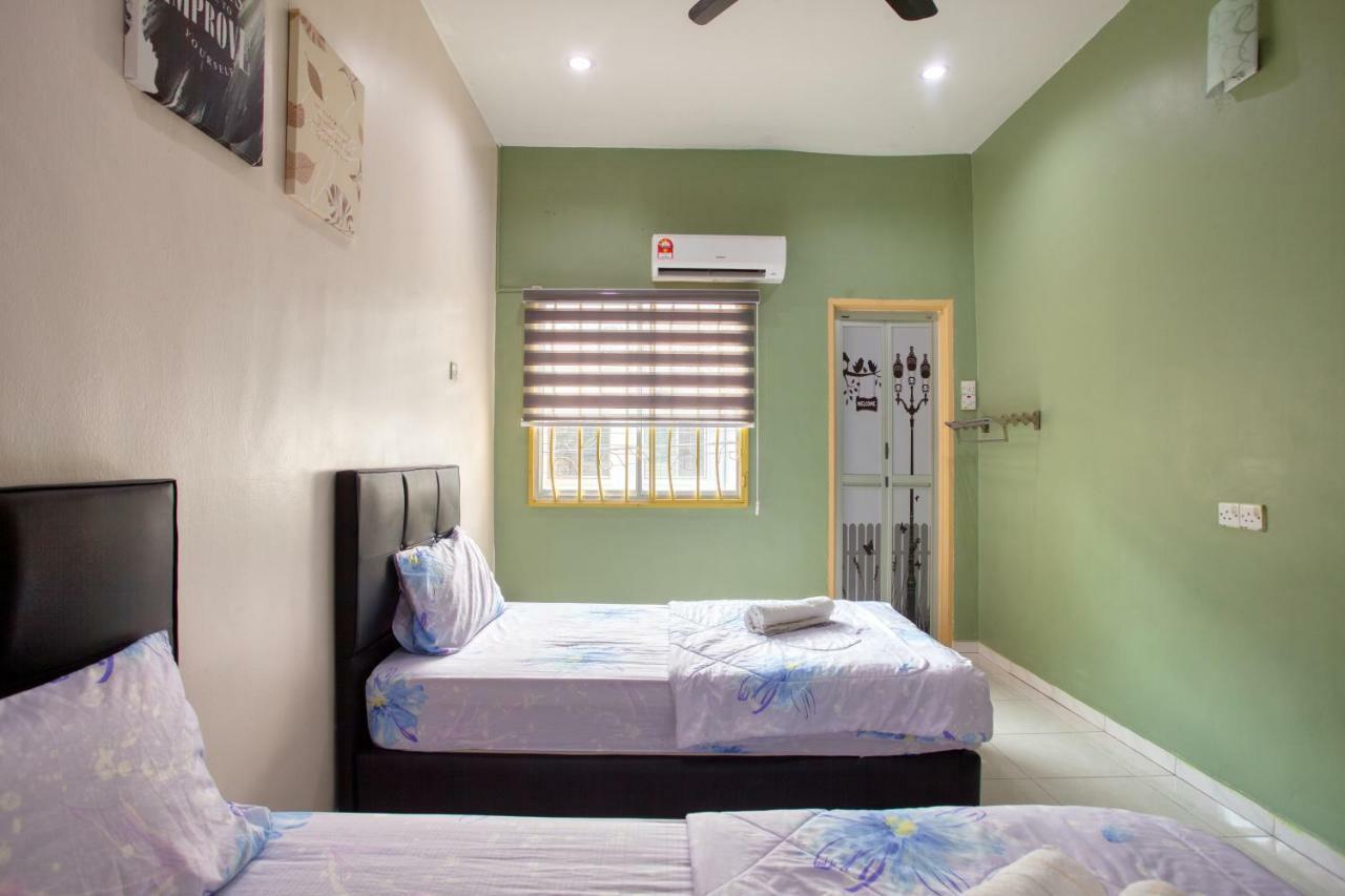 Gunung View Homestay 10 To 12 Pax Near Sunway Tambun Ipoh Exterior foto