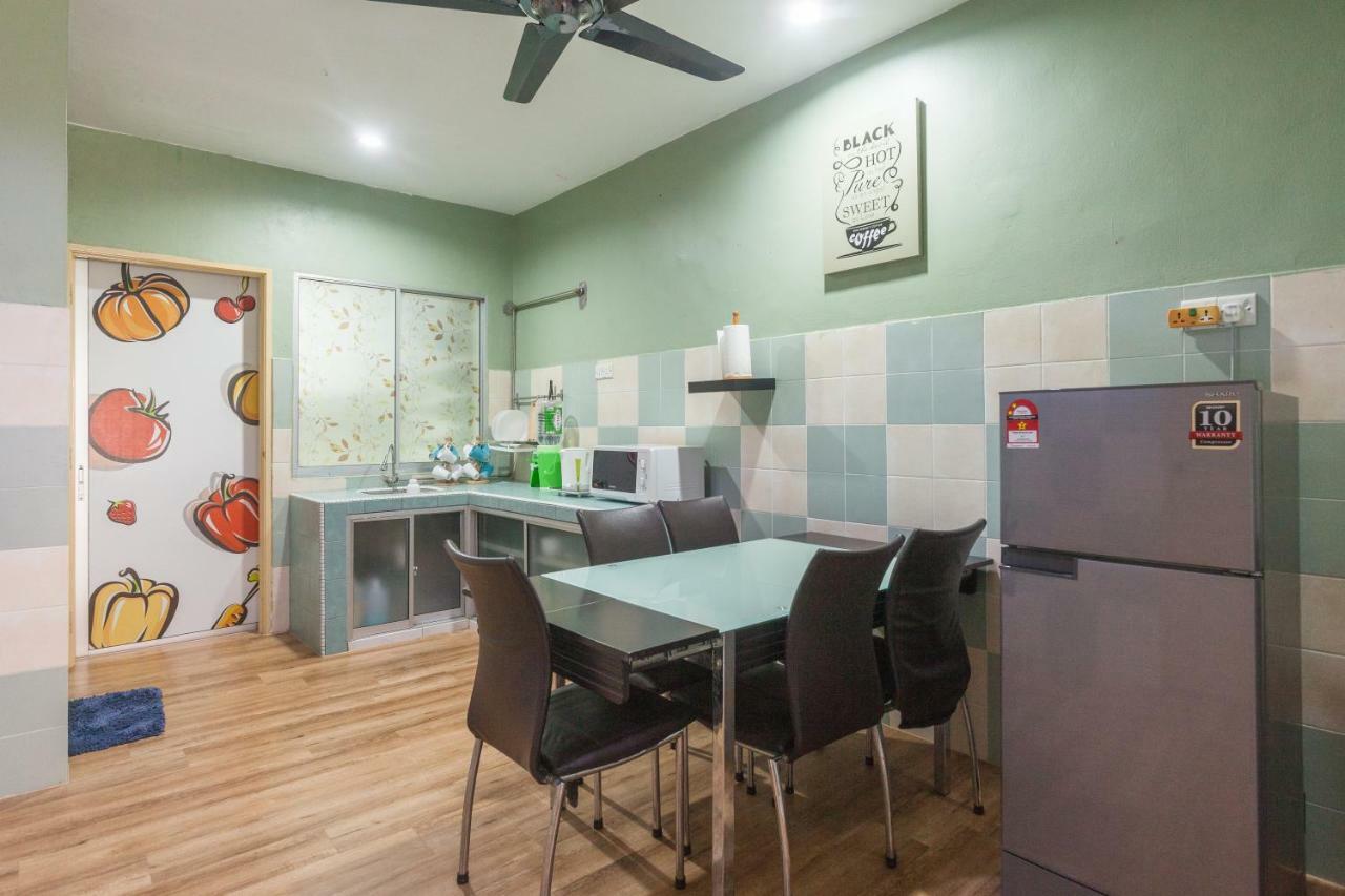 Gunung View Homestay 10 To 12 Pax Near Sunway Tambun Ipoh Exterior foto