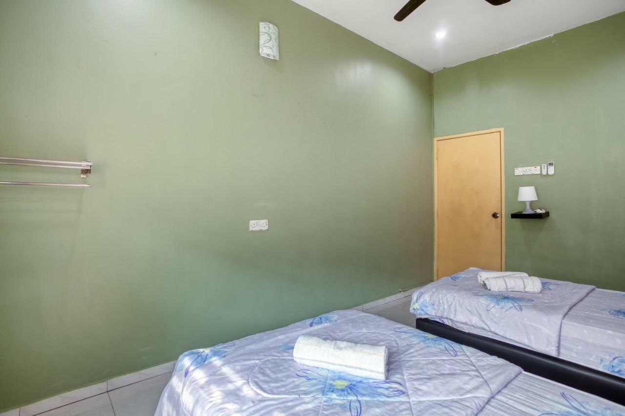 Gunung View Homestay 10 To 12 Pax Near Sunway Tambun Ipoh Exterior foto